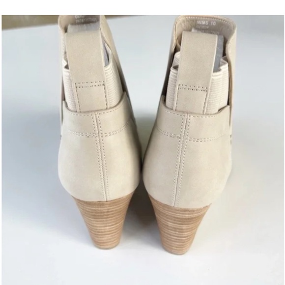 New Dolce Vita WOMENS booties Gerdy beige ankle wedges - Picture 10 of 15